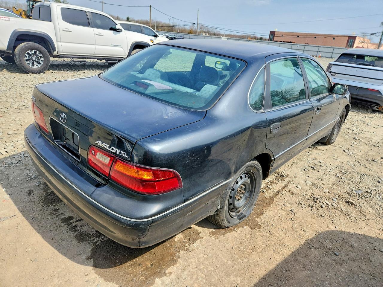 1998 Toyota Avalon Xl - Image 3