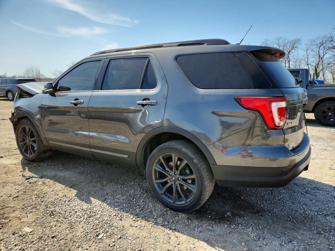 2018 Ford Explorer Xlt - Image 2