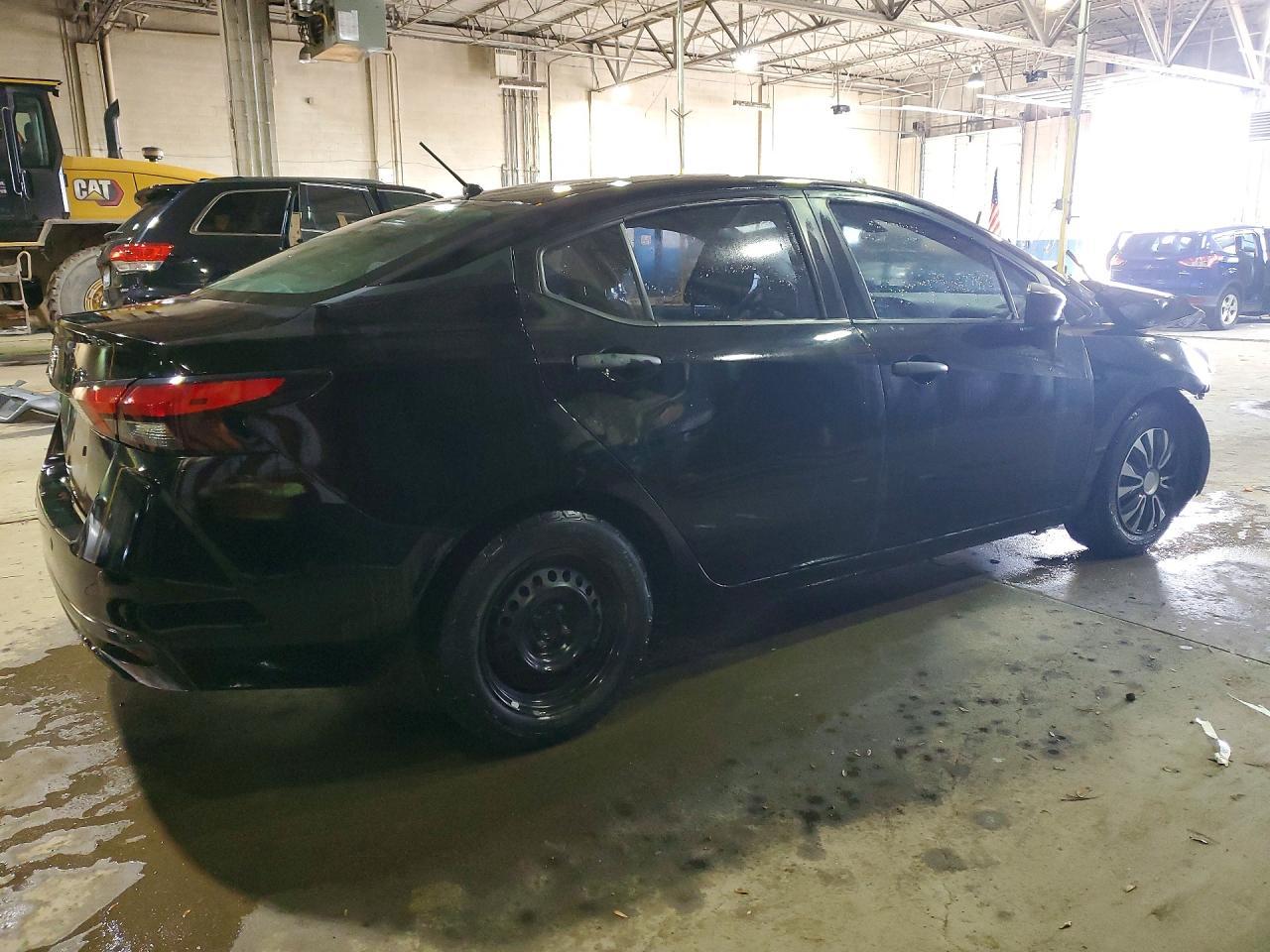 2020 Nissan Versa S - Фото 3