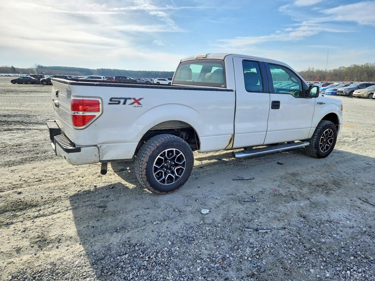 2014 Ford F150 Super Cab - Image 3