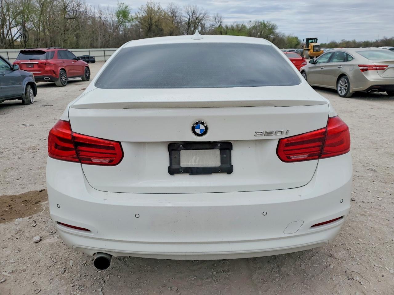 2016 BMW 320 I - Image 6