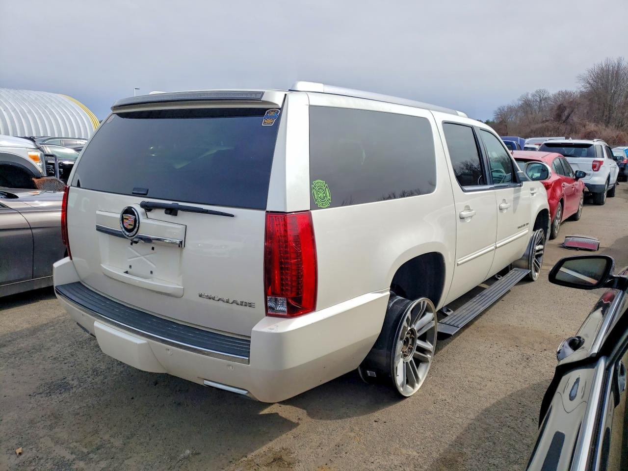 2013 Cadillac Escalade - Фото 3