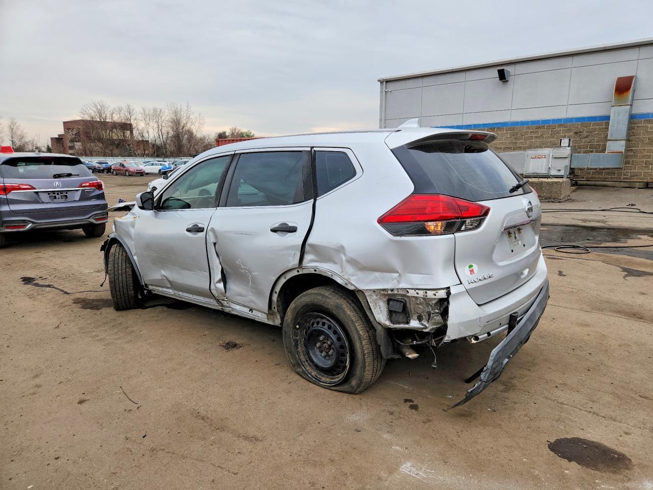 2017 Nissan Rogue S - Фото 2