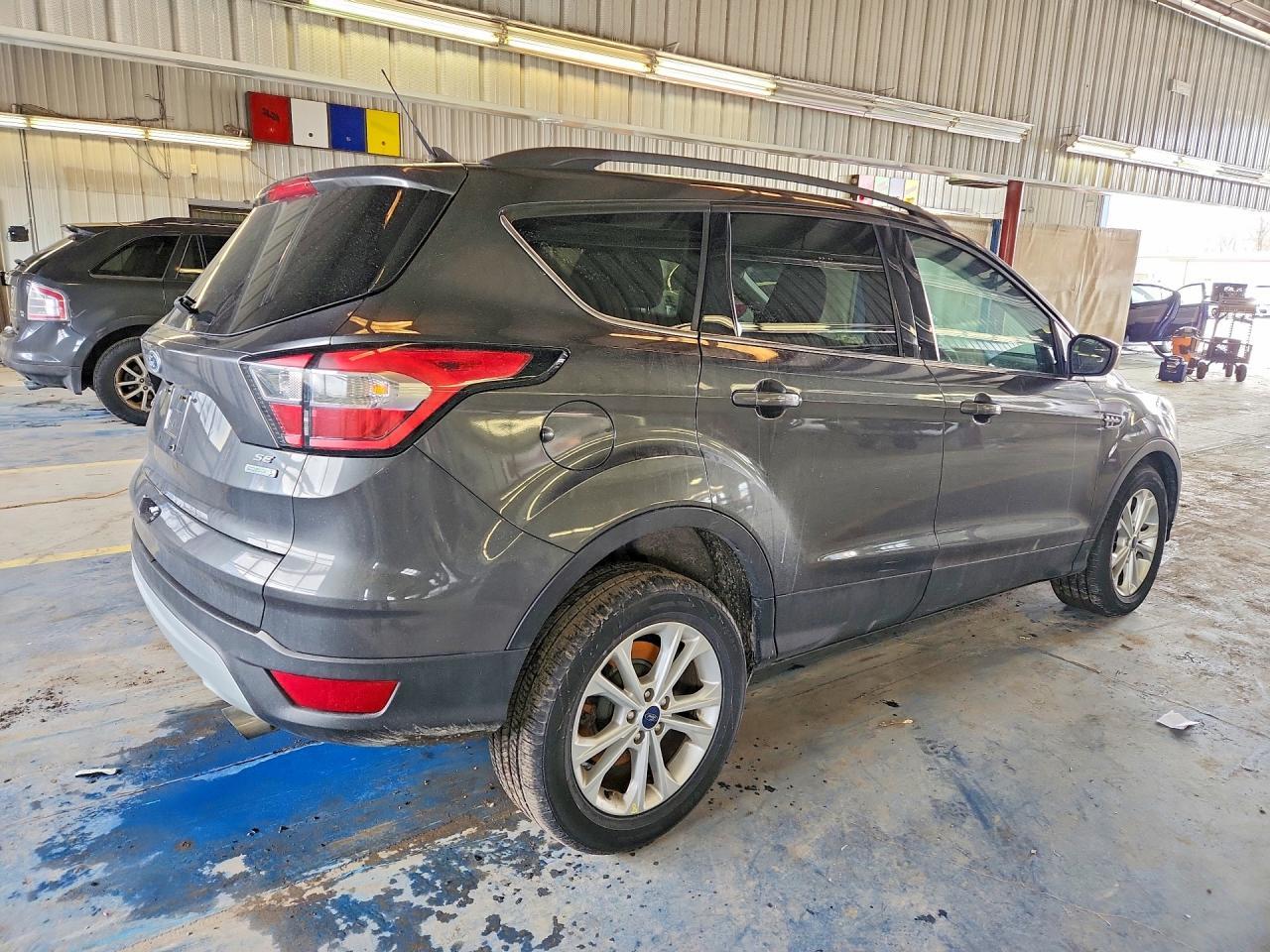 2018 Ford Escape Se - Фото 3