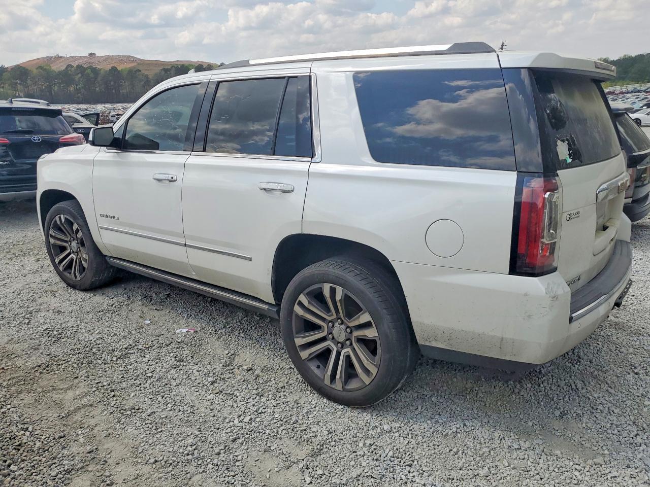 2020 GMC Yukon Denali - Фото 2