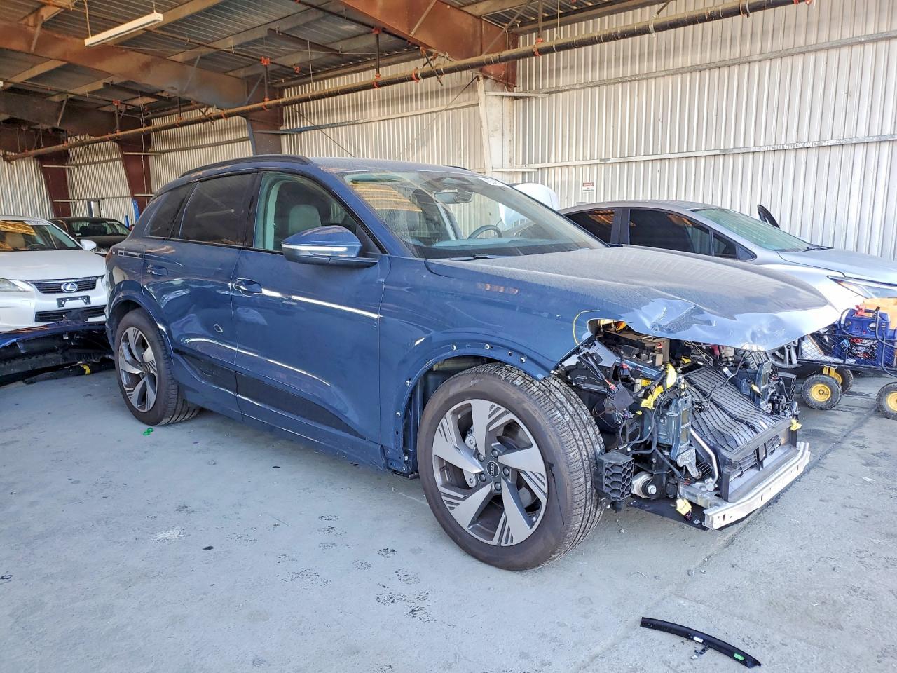 2025 Audi Q6 E-Tron Prestige - Фото 4