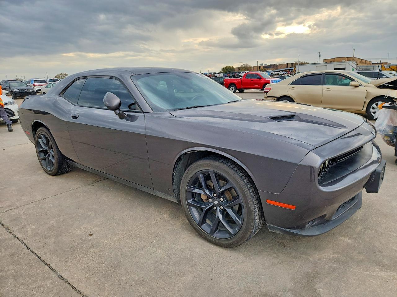 2022 Dodge Challenger Sxt - Фото 4