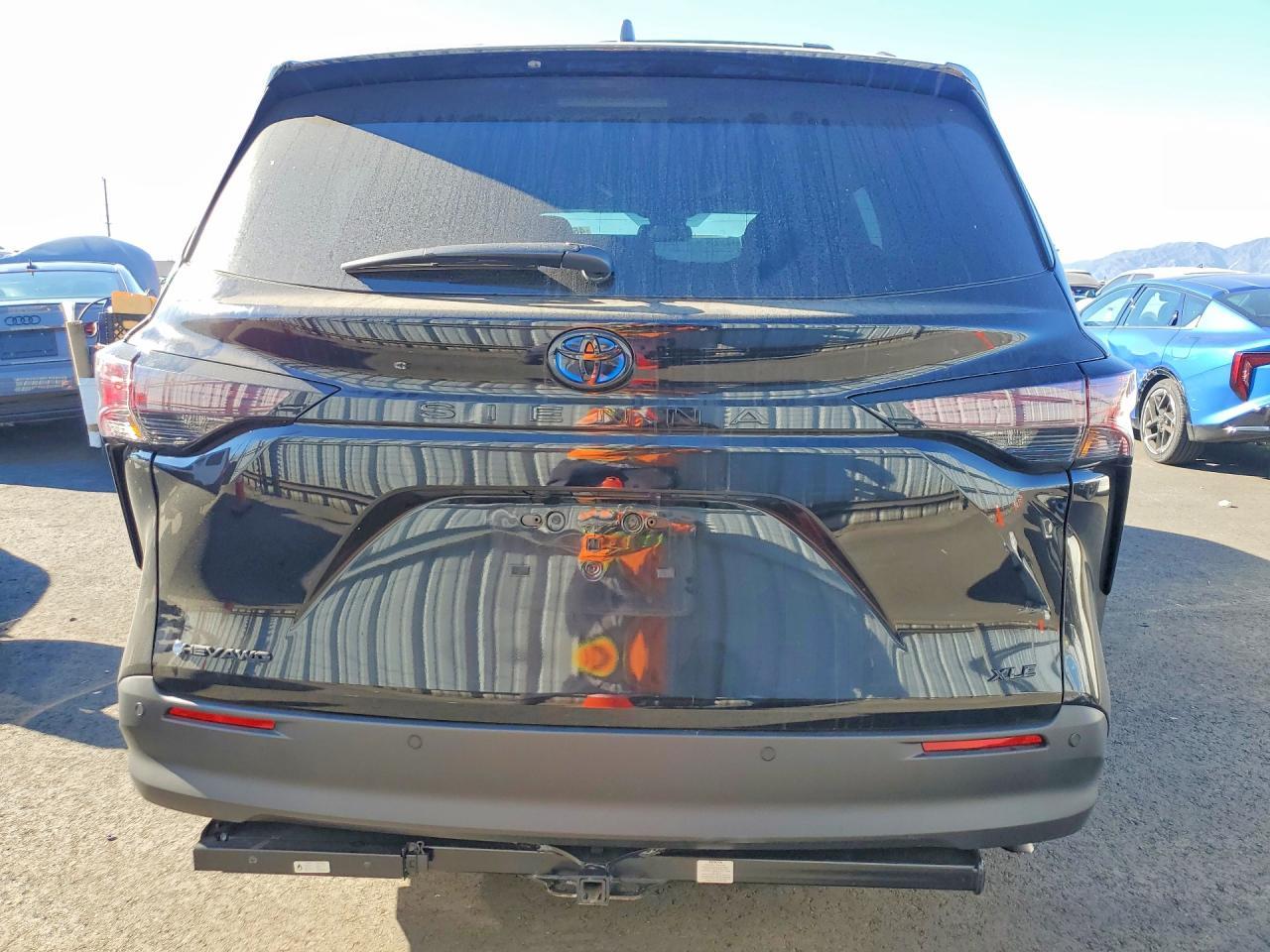 2025 Toyota Sienna Woodland Edition - Фото 6