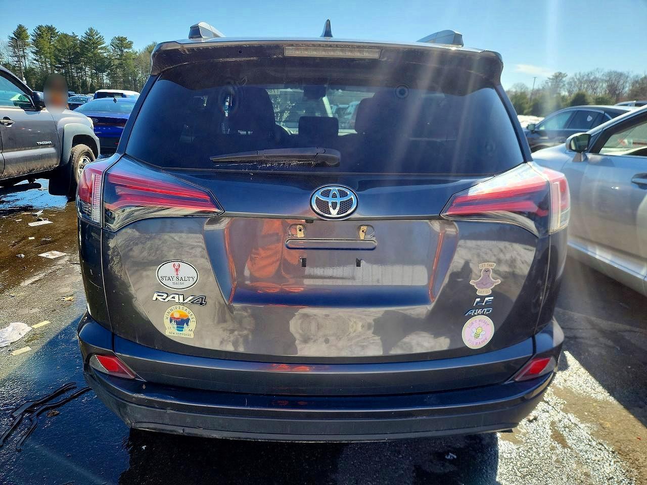 2017 Toyota Rav4 Le - Image 6