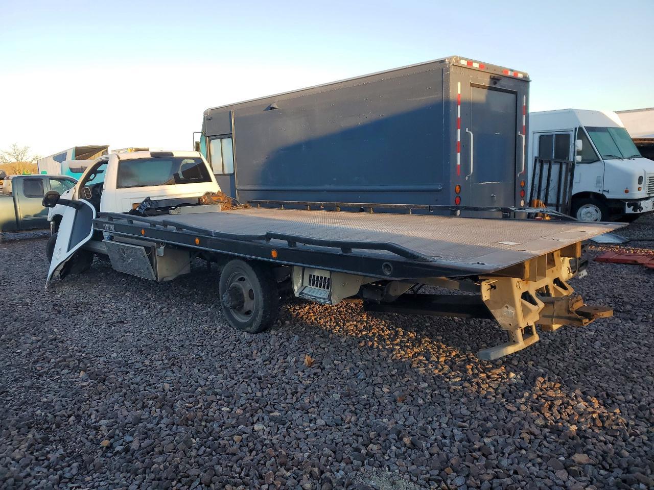 2022 Ram 5500 - Image 2