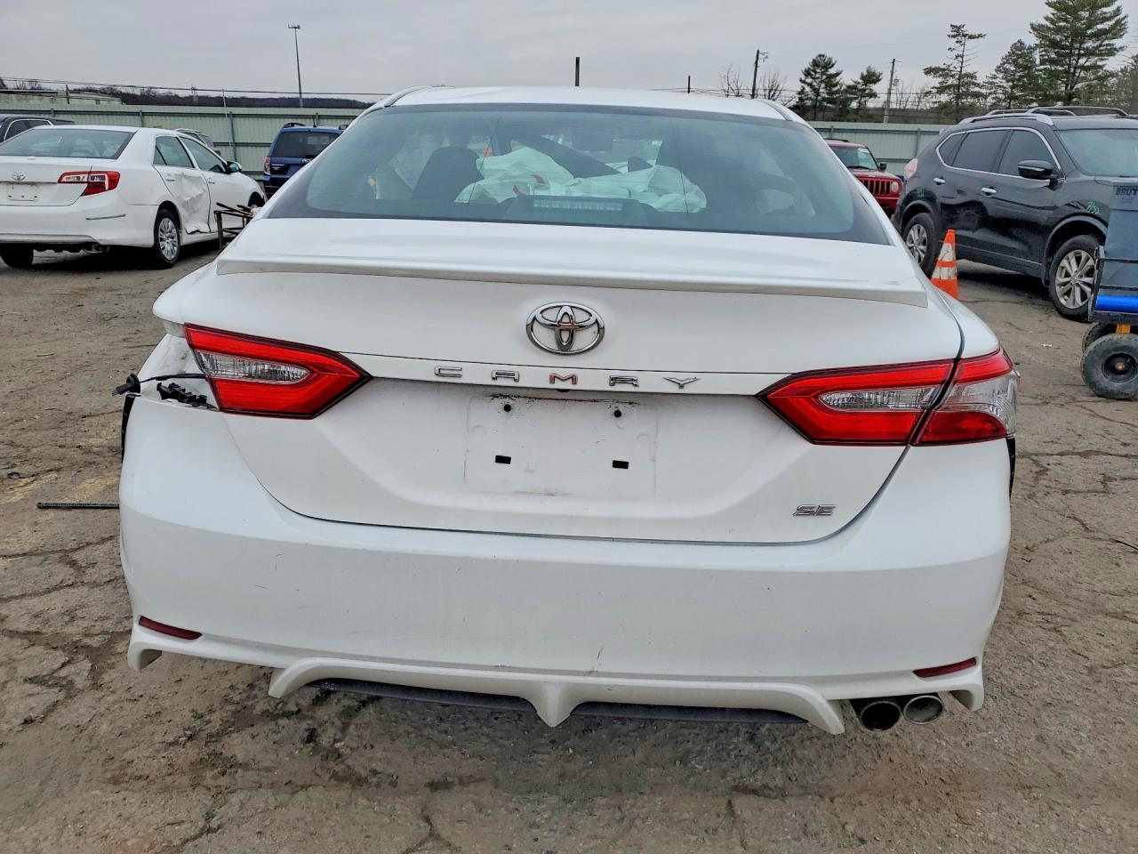 2018 Toyota Camry Se - Фото 6