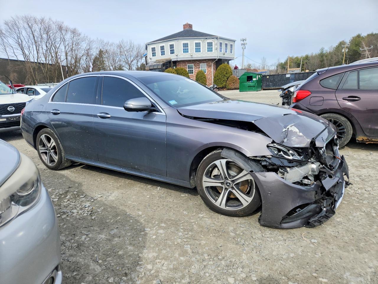 2019 Mercedes-Benz E 300 4Matic - Фото 4