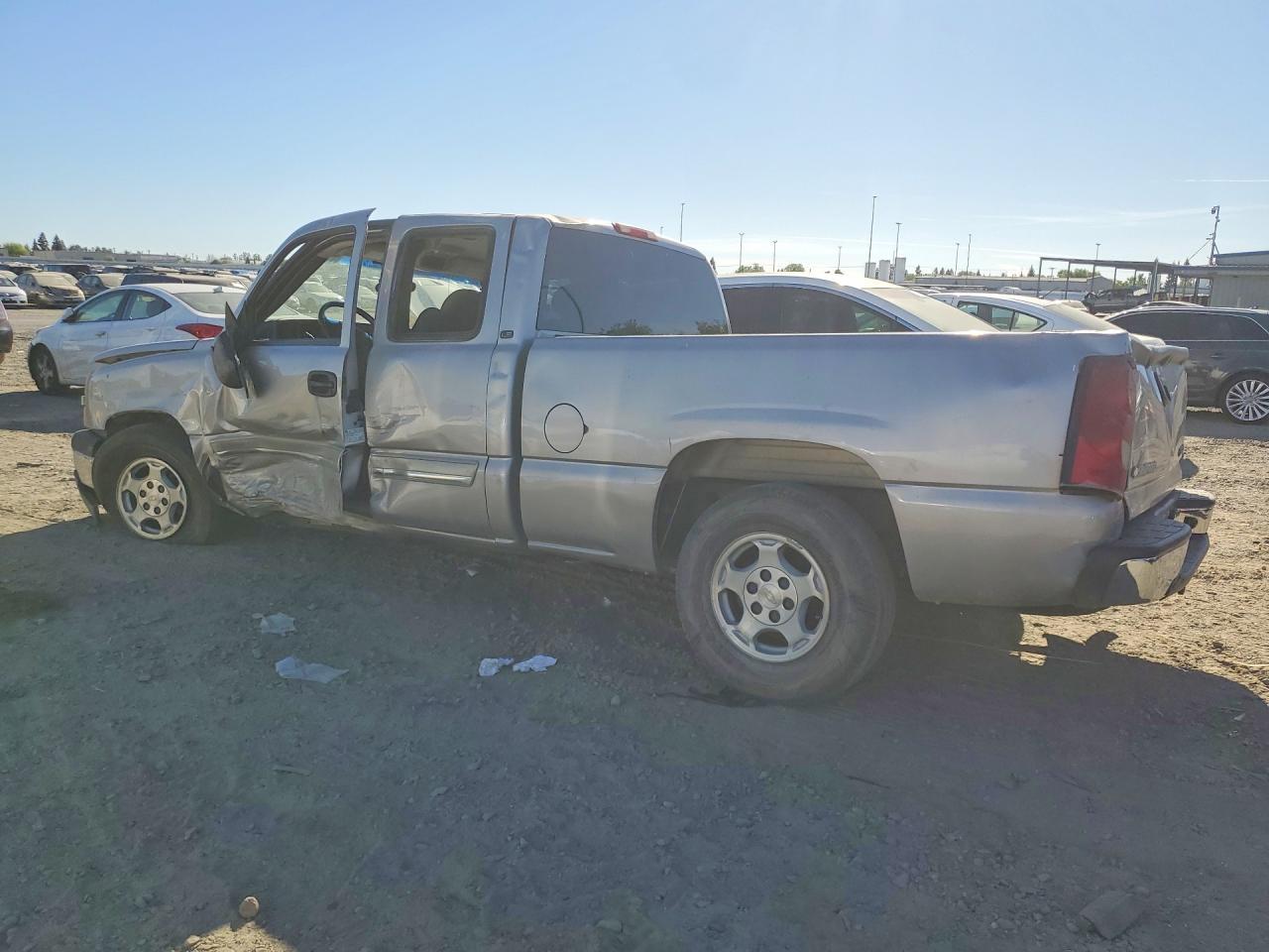 2004 Chevrolet Silverado C1500 - Фото 2