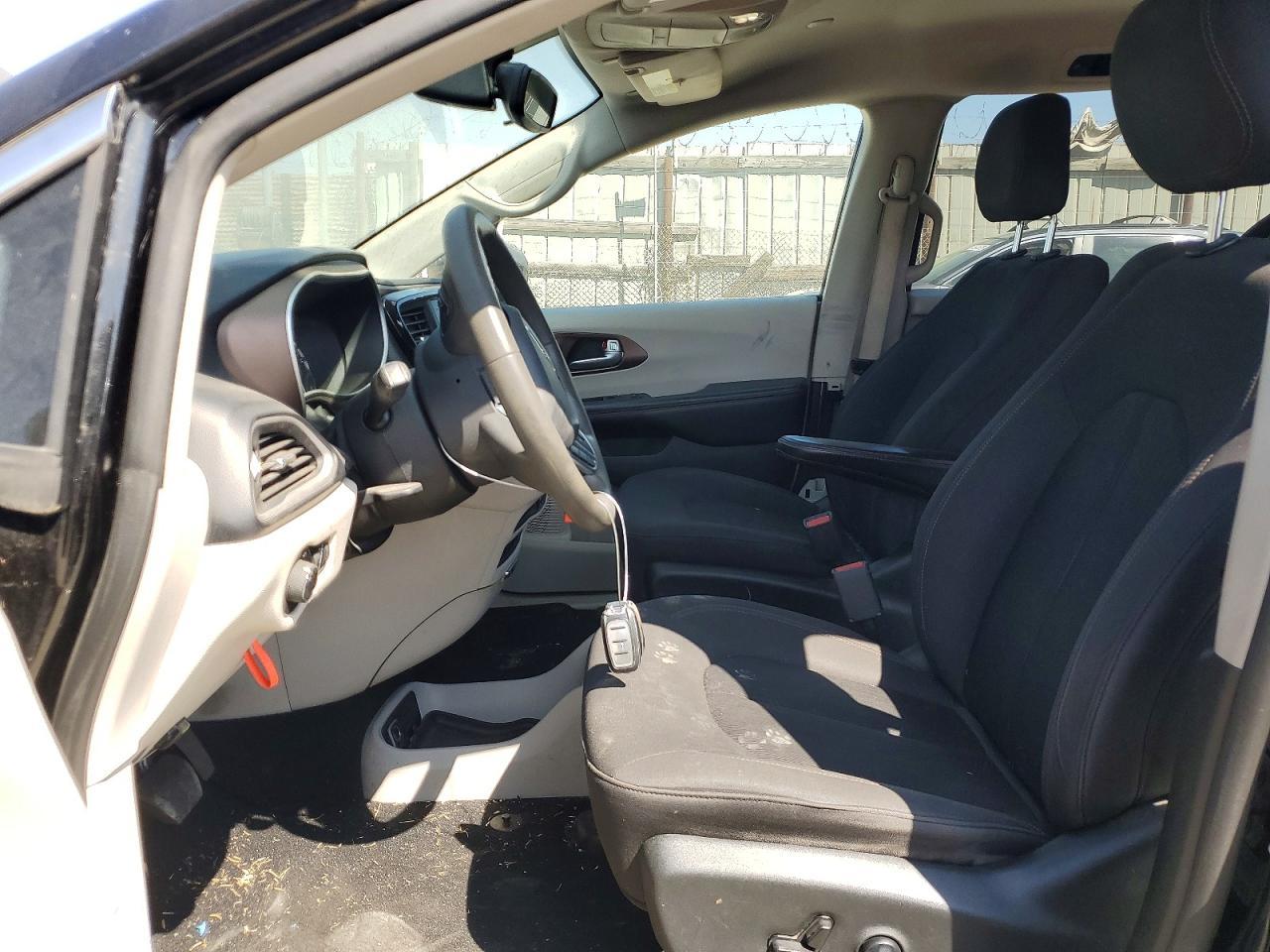 2017 Chrysler Pacifica Lx - Image 7