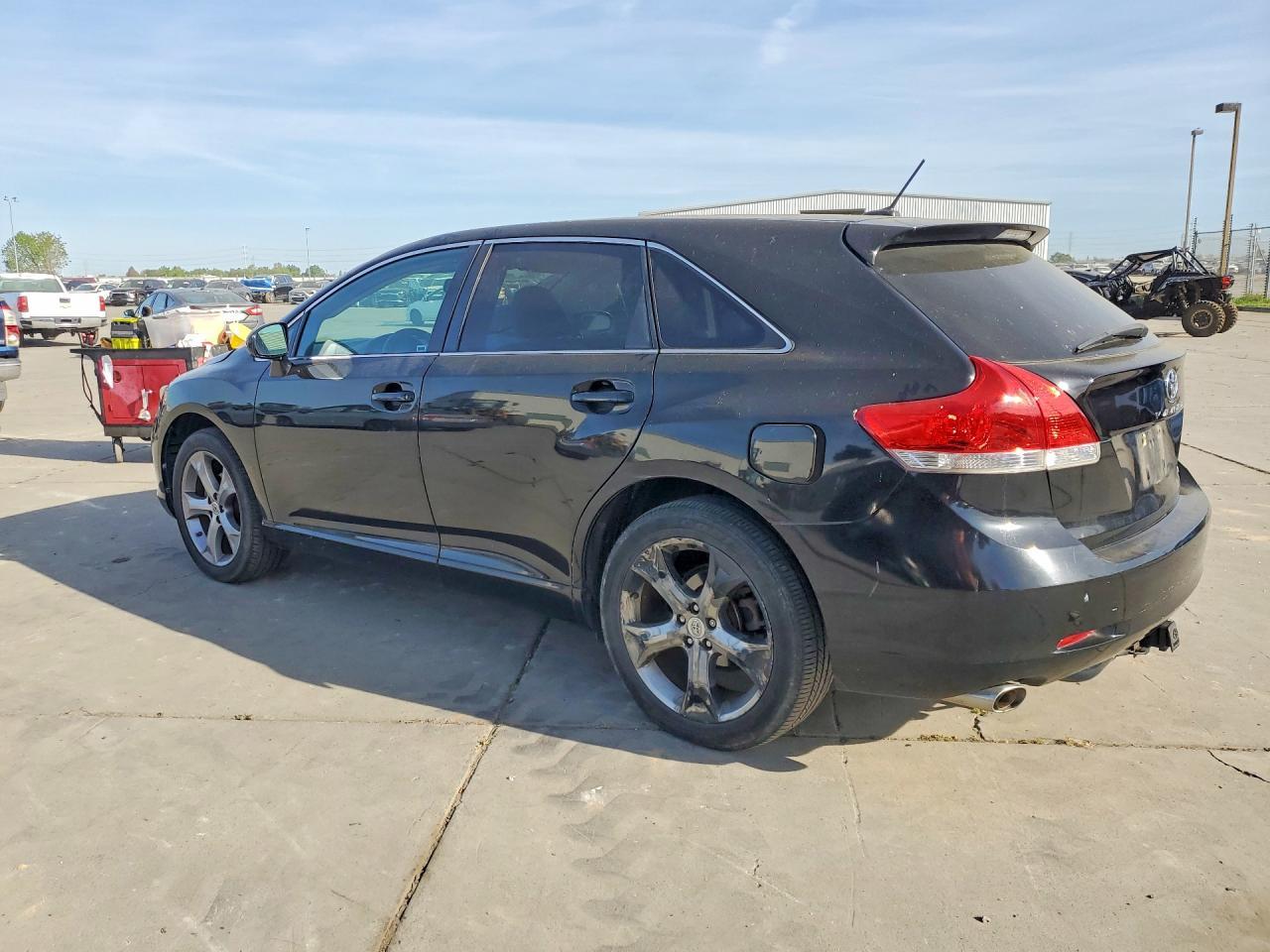 2012 Toyota Venza Le - Image 2