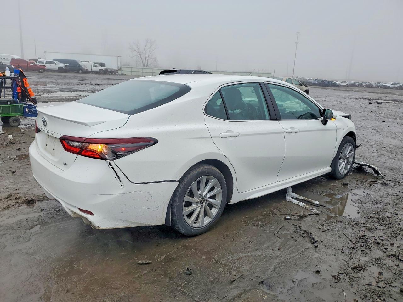 2022 Toyota Camry Se - Image 3
