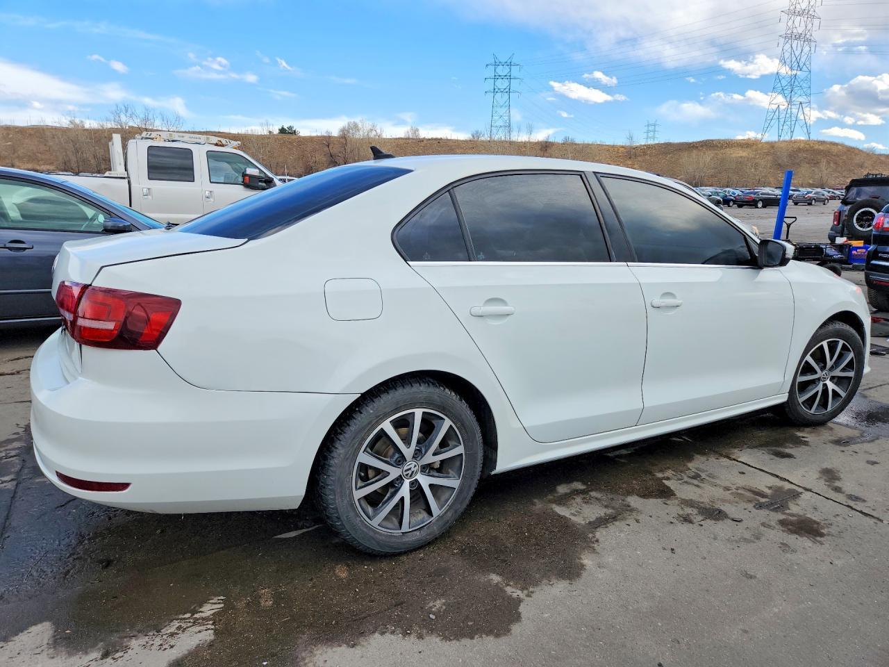 2017 Volkswagen Jetta Se - Фото 3