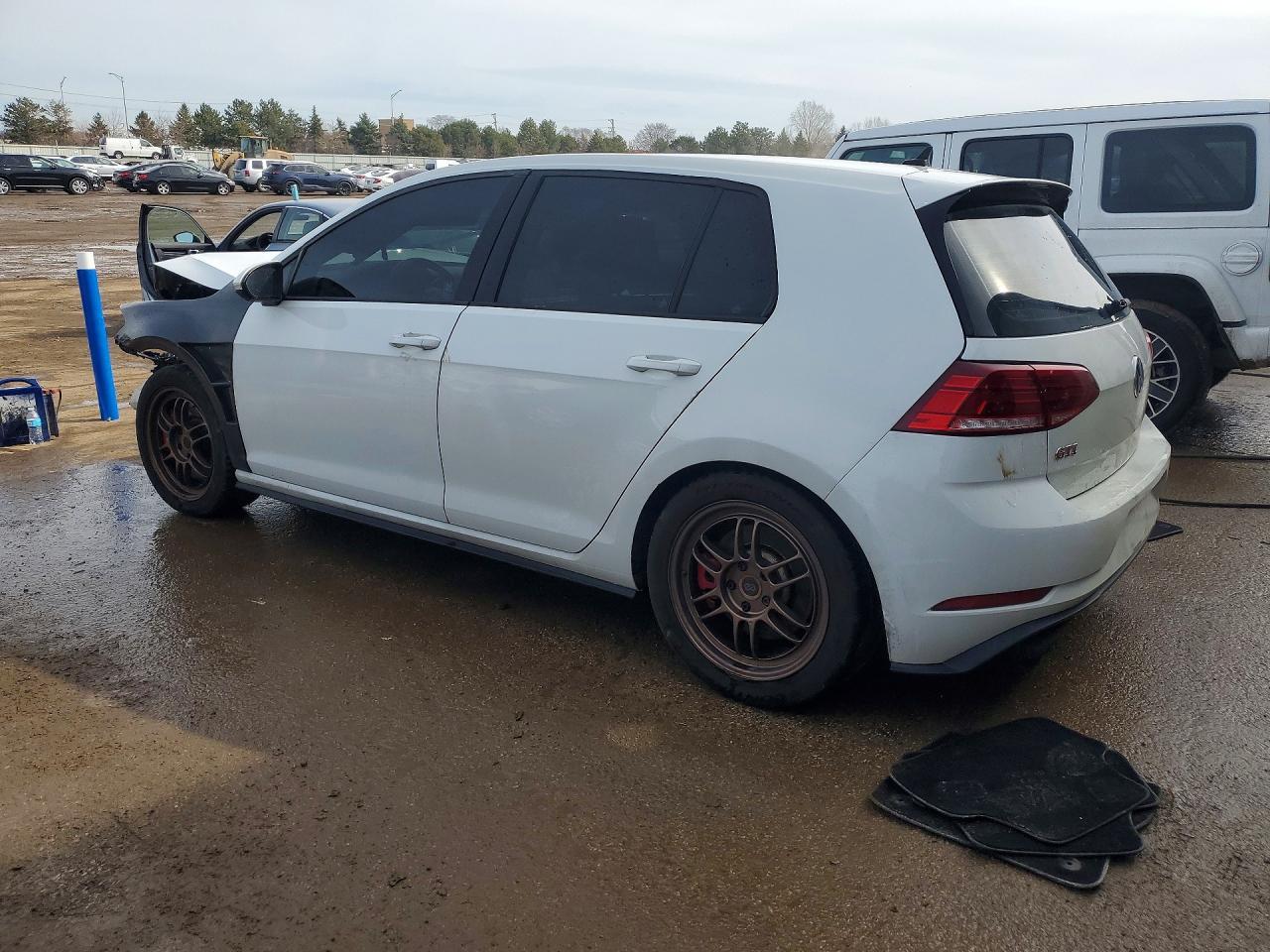 2019 Volkswagen Gti S - Image 2
