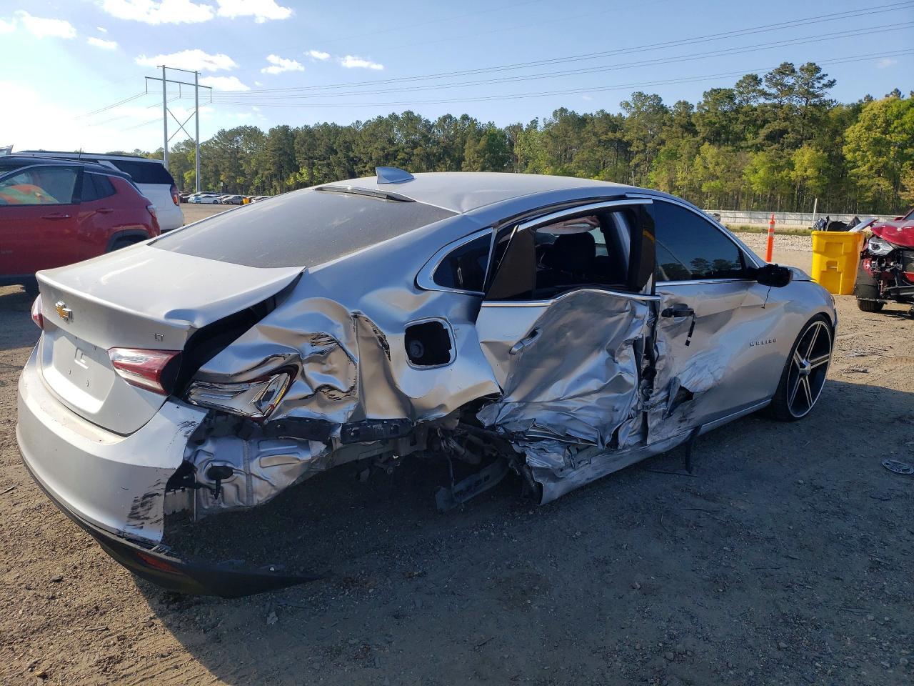 2022 Chevrolet Malibu Lt - Image 3