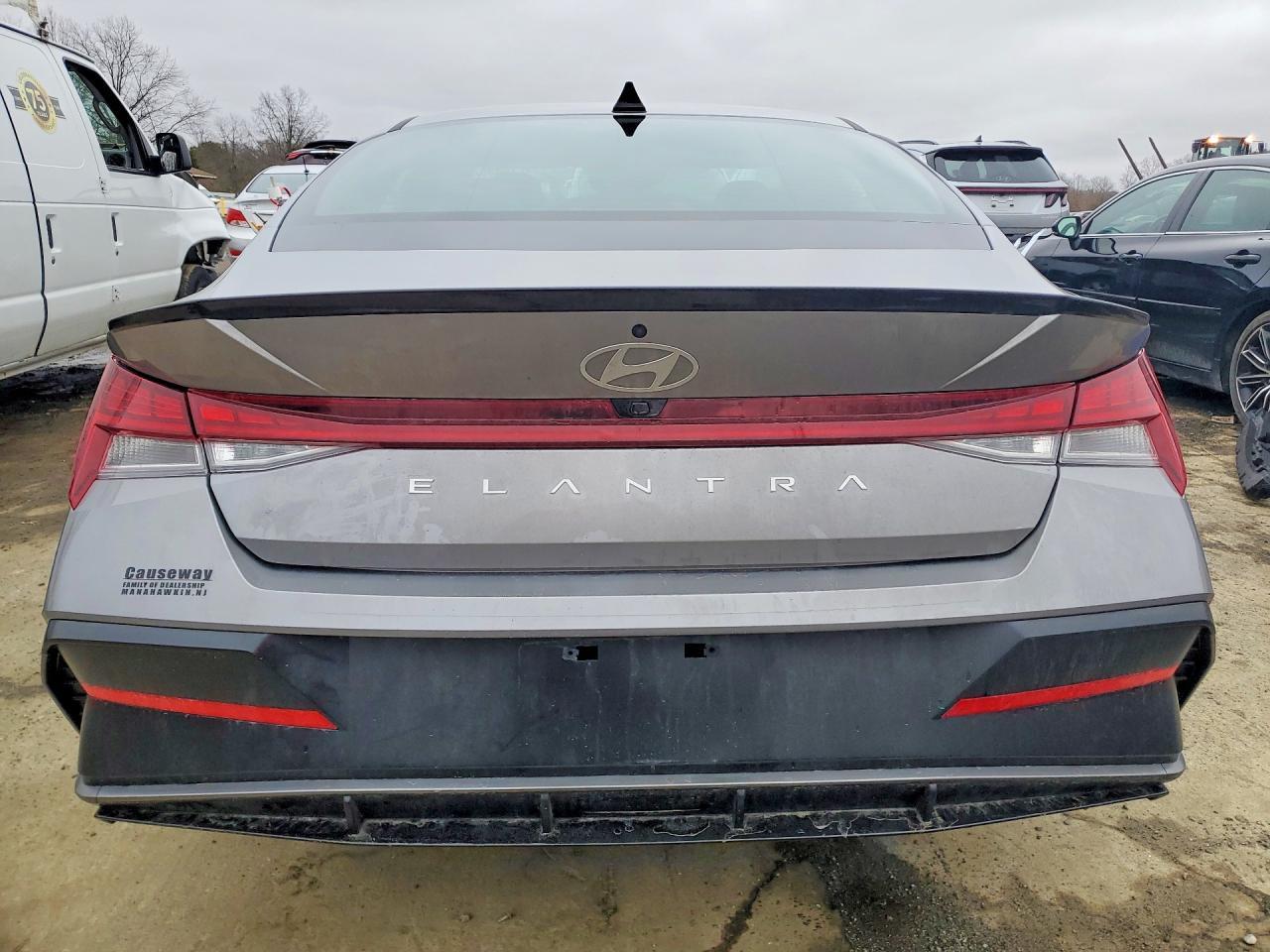 2026 Hyundai Elantra Sel Sport Premium - Image 6