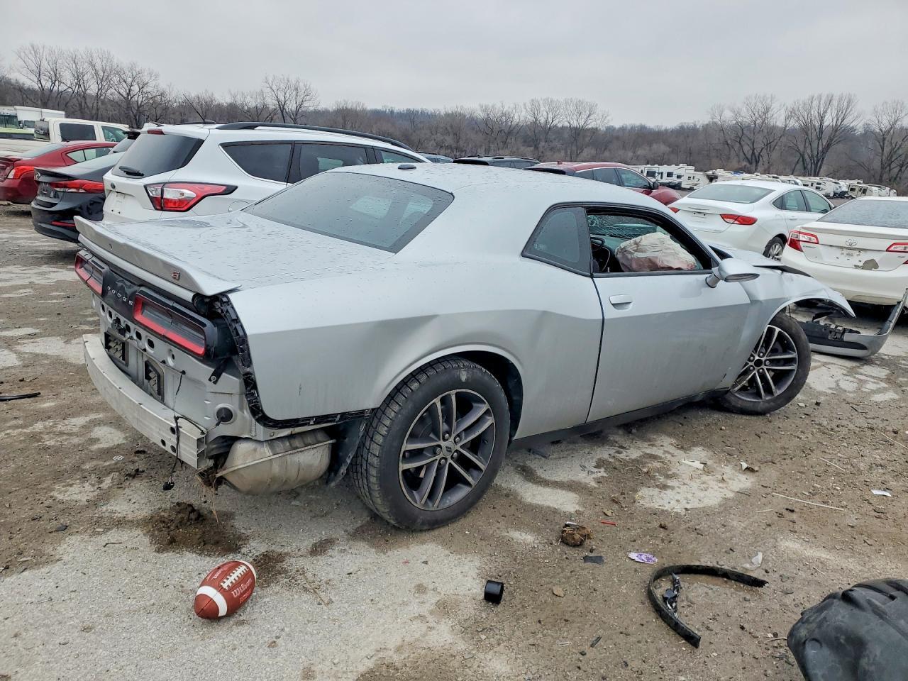 2019 Dodge Challenger Sxt - Фото 3