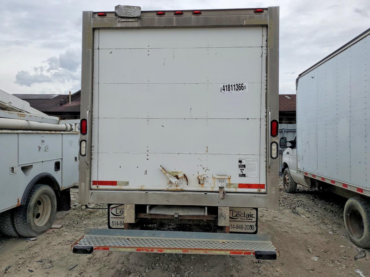 2013 GMC Savana Box Truck - Image 6