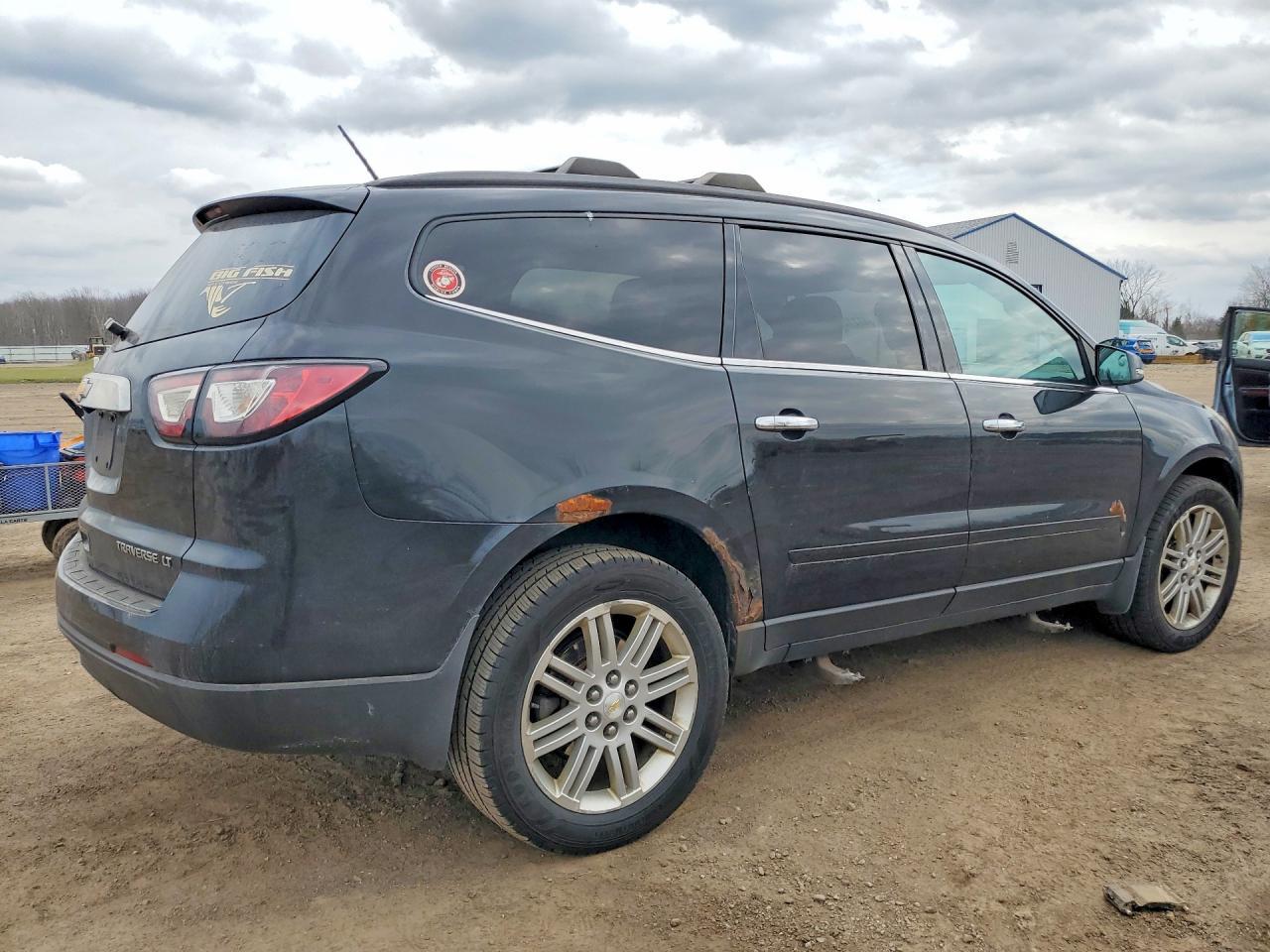 2013 Chev Traverse - Image 3