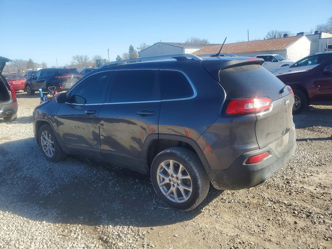 2017 Jeep Cherokee Latitude - Фото 2