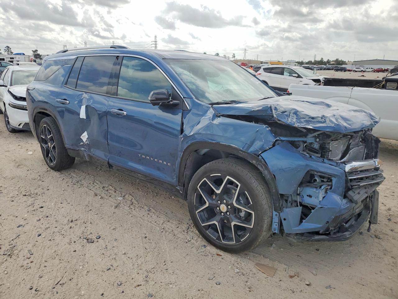2025 Chevrolet Traverse High Country - Фото 4