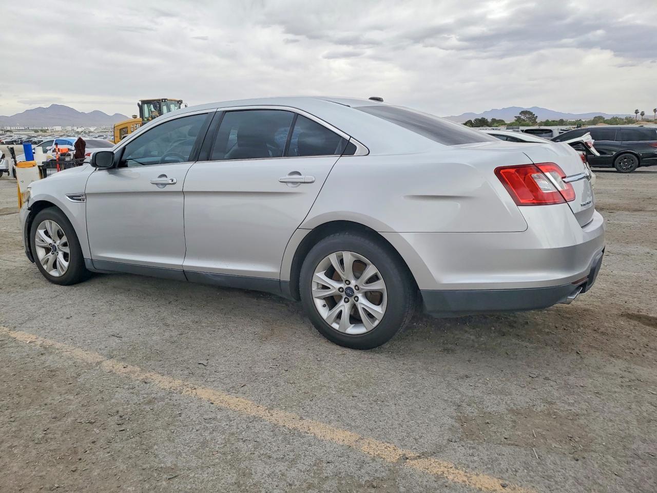2011 Ford Taurus Sel - Фото 2