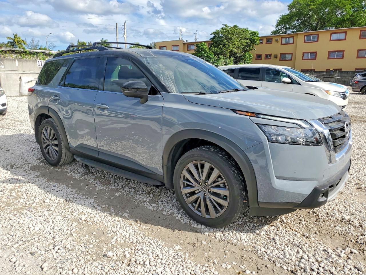 2025 Nissan Pathfinder Sl - Фото 4