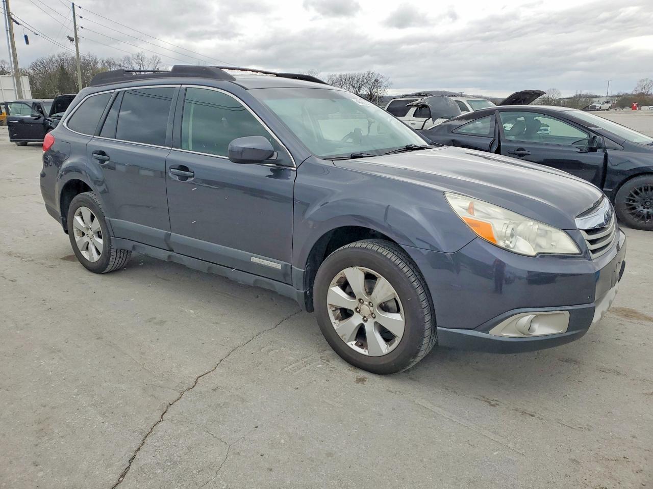2011 Subaru Outback 2.5I Limited - Image 4