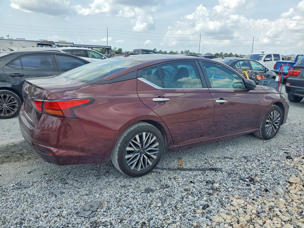 2025 Nissan Altima 2.5 Sv - Фото 3