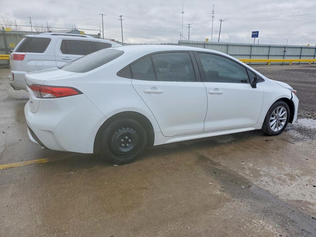 2022 Toyota Corolla Le - Фото 3