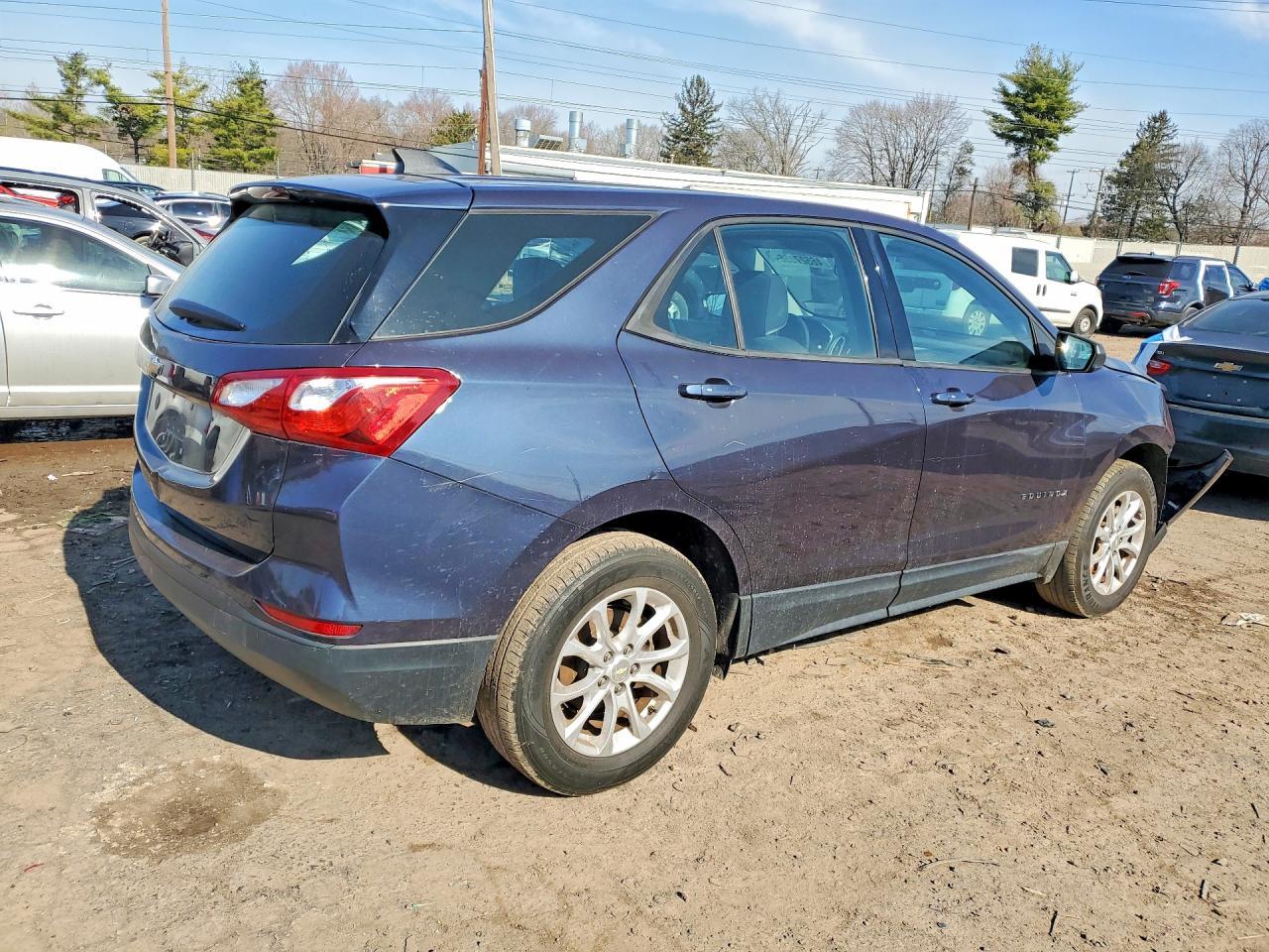 2019 Chevrolet Equinox Ls - Фото 3