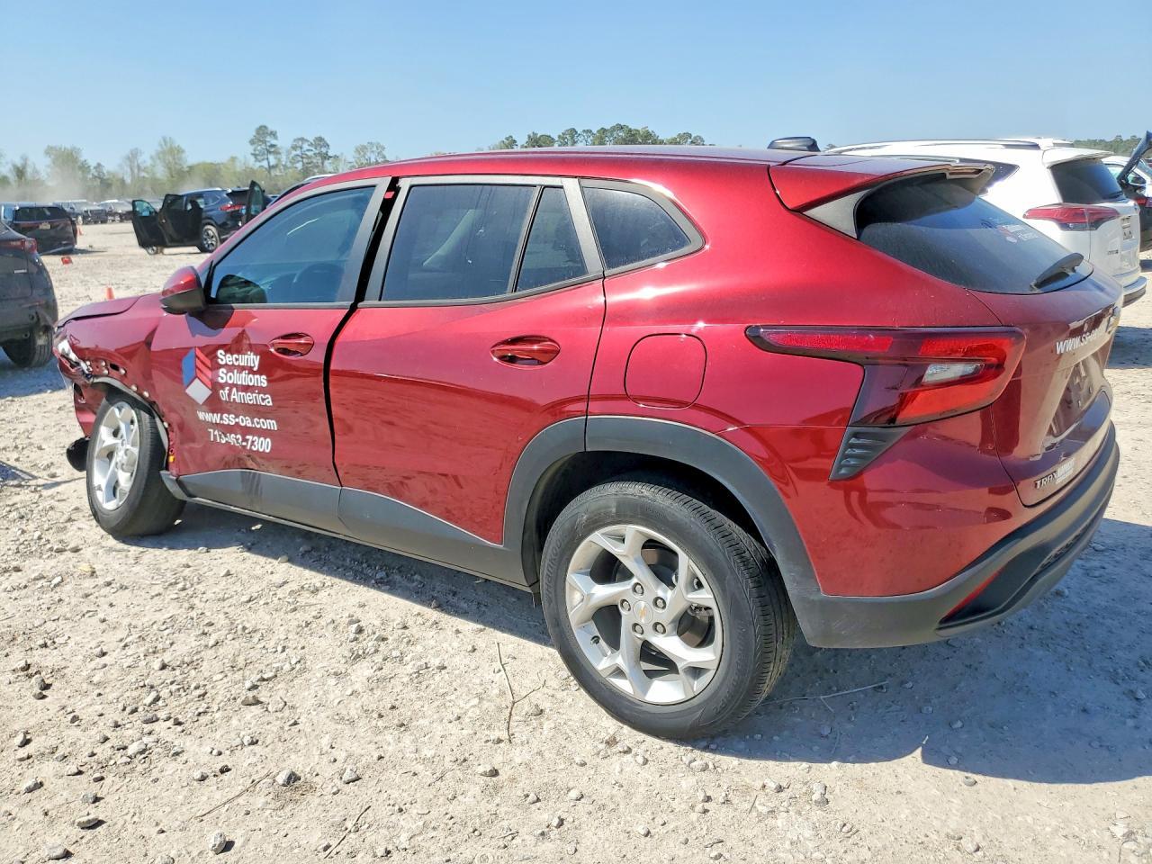 2024 Chevrolet Trax Ls - Фото 2