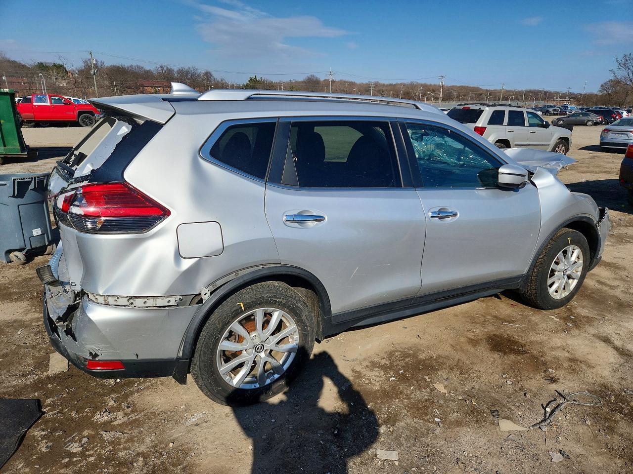 2017 Nissan Rogue Sv - Image 3