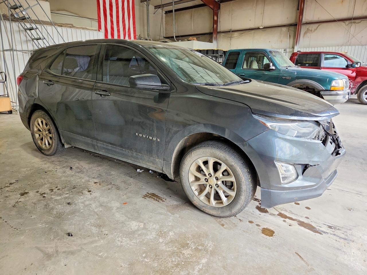 2018 Chevrolet Equinox Ls - Фото 4