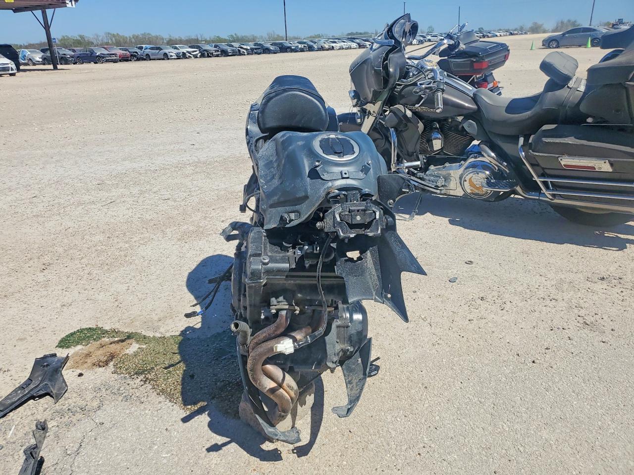 2024 Kawasaki Ex650 R - Фото 2