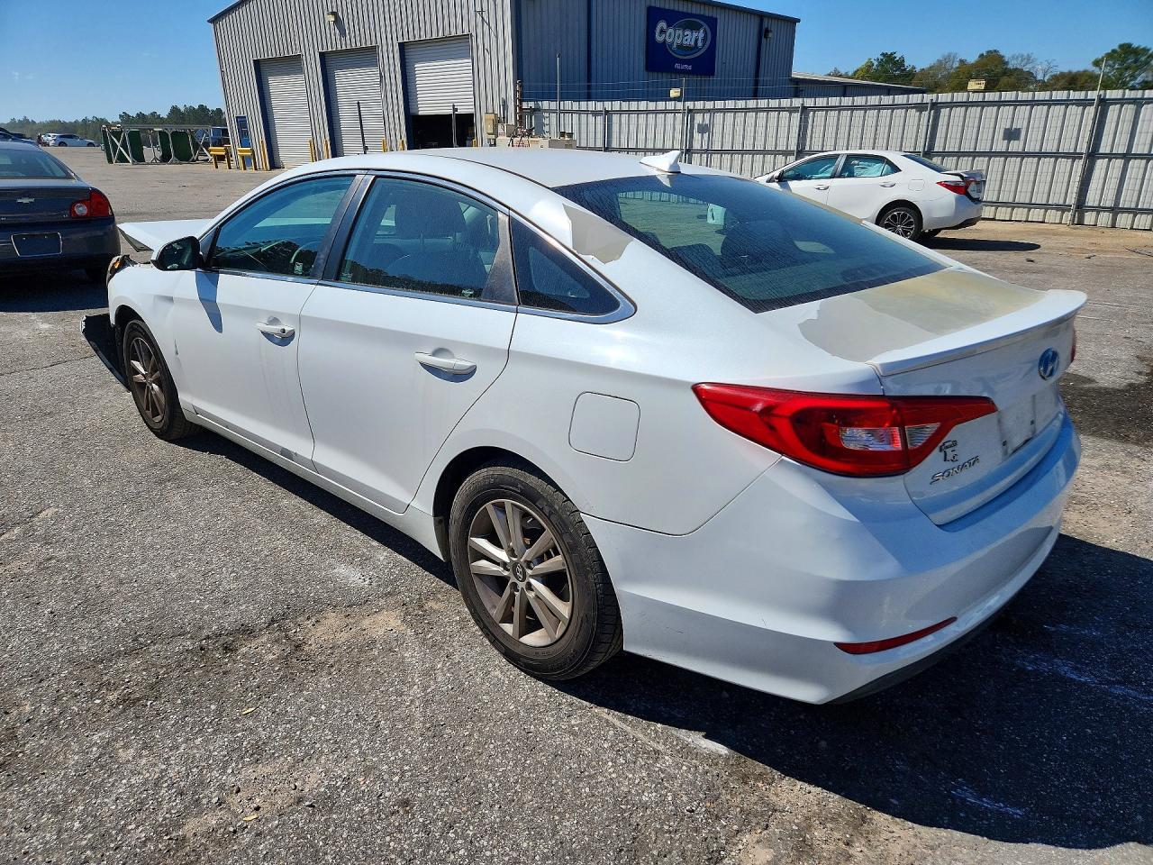 2017 Hyundai Sonata Base - Фото 2