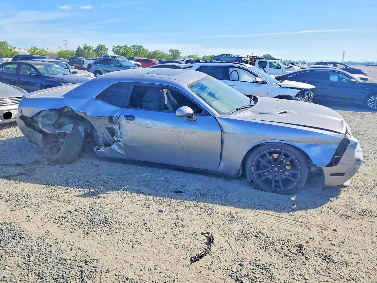 2013 Dodge Challenger R - Image 4