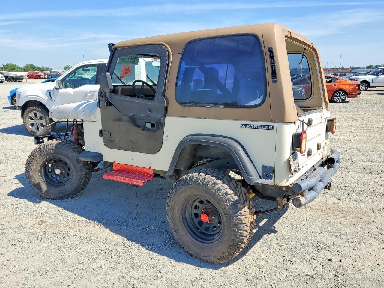 1987 Jeep Wrangler - Фото 2