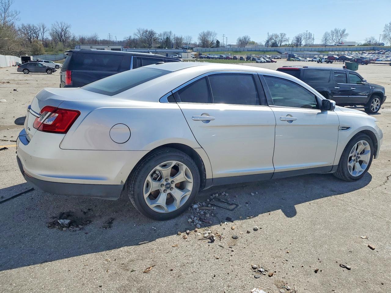 2010 Ford Taurus Sel - Фото 3