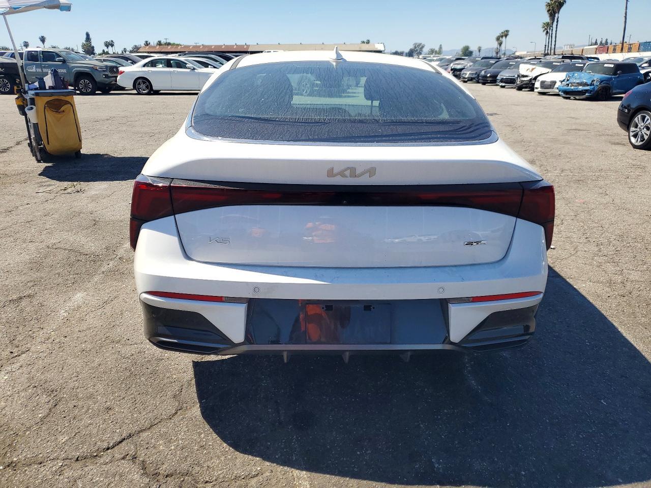 2025 Kia K5 - Фото 6