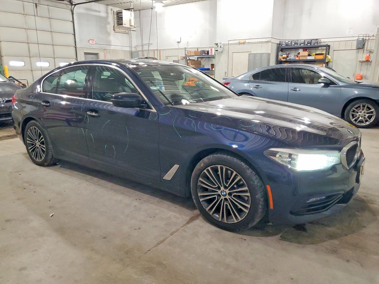 2018 BMW 530 Xi - Image 4