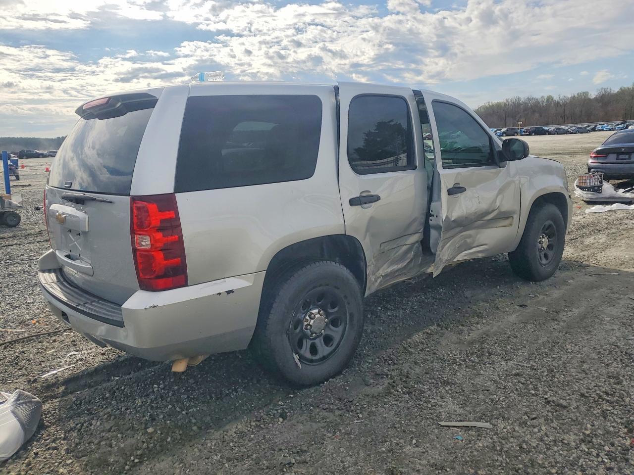 2013 Chevrolet Tahoe Police - Фото 3