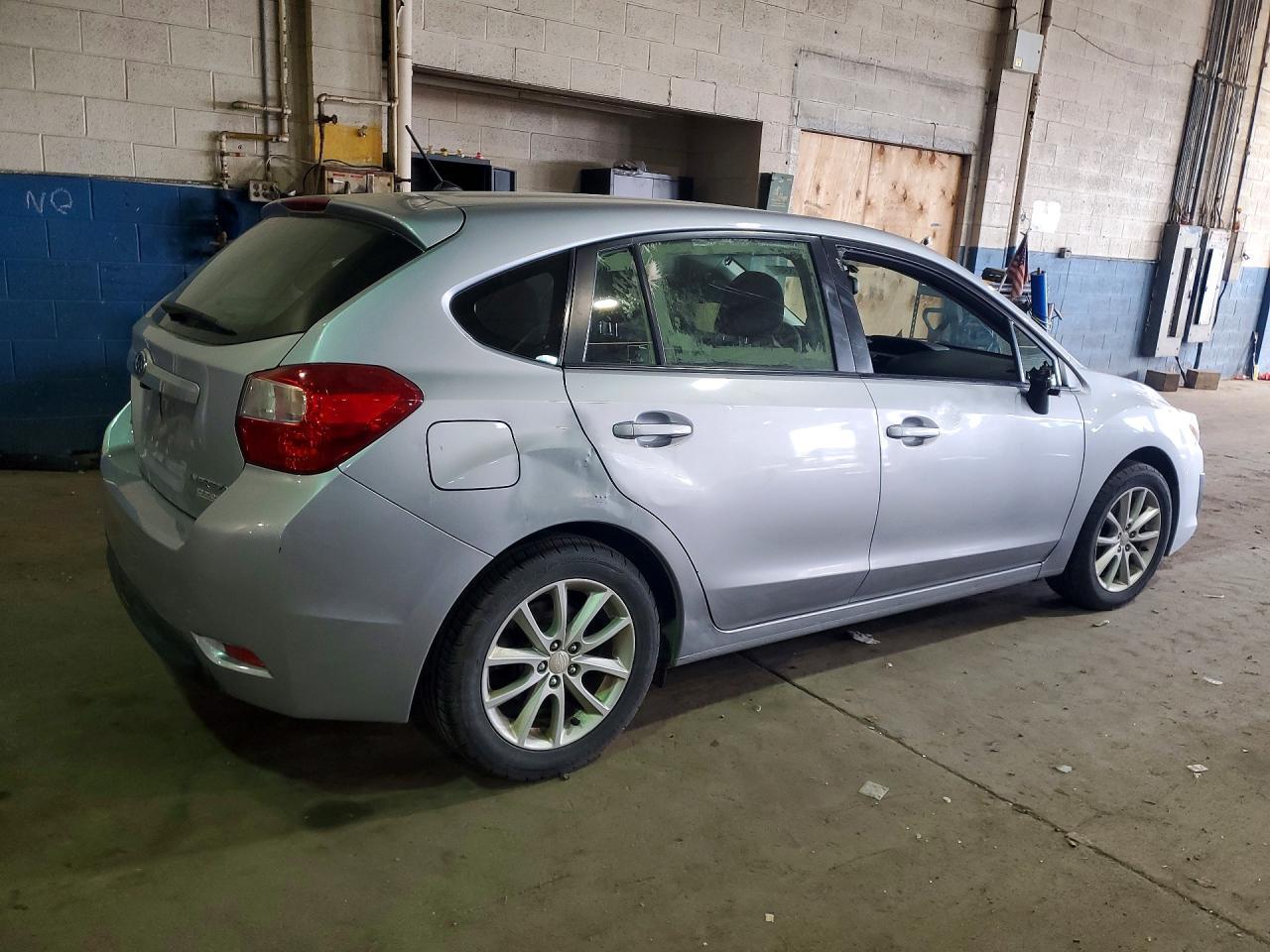 2014 Subaru Impreza Premium - Image 3