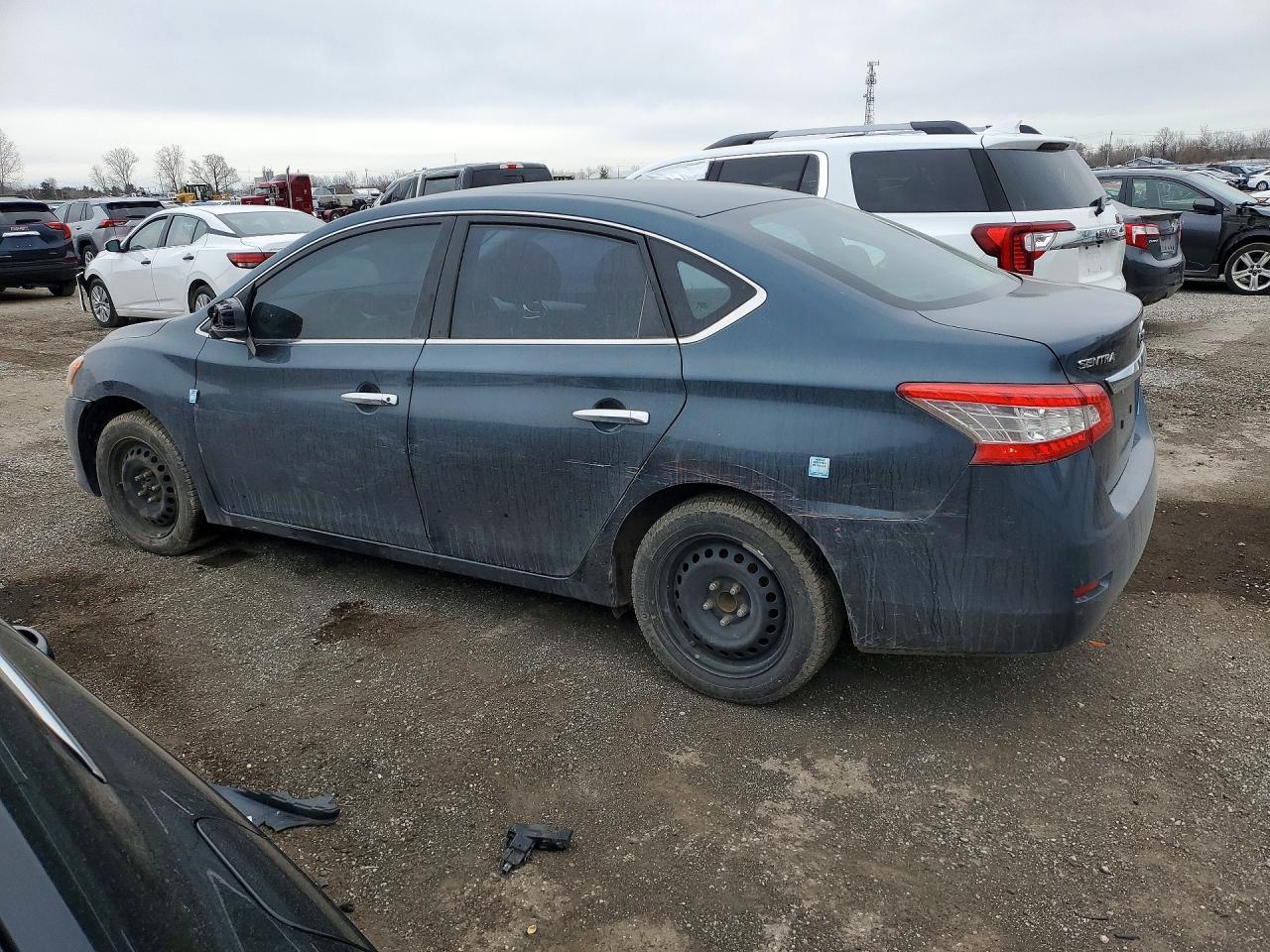 2014 Nissan Sentra S - Фото 2