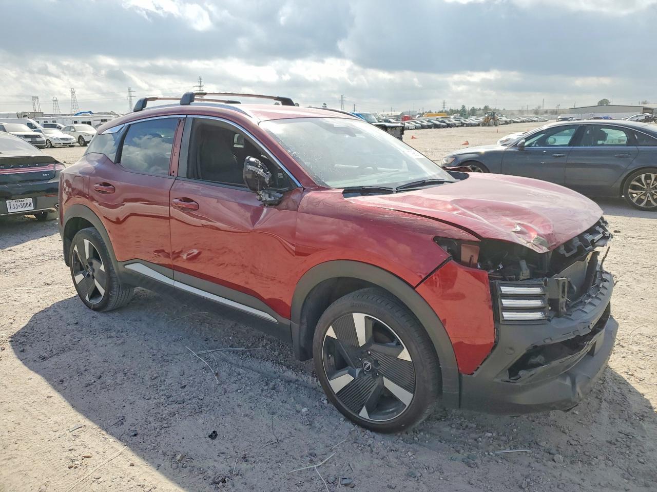 2025 Nissan Kicks Sr - Image 4