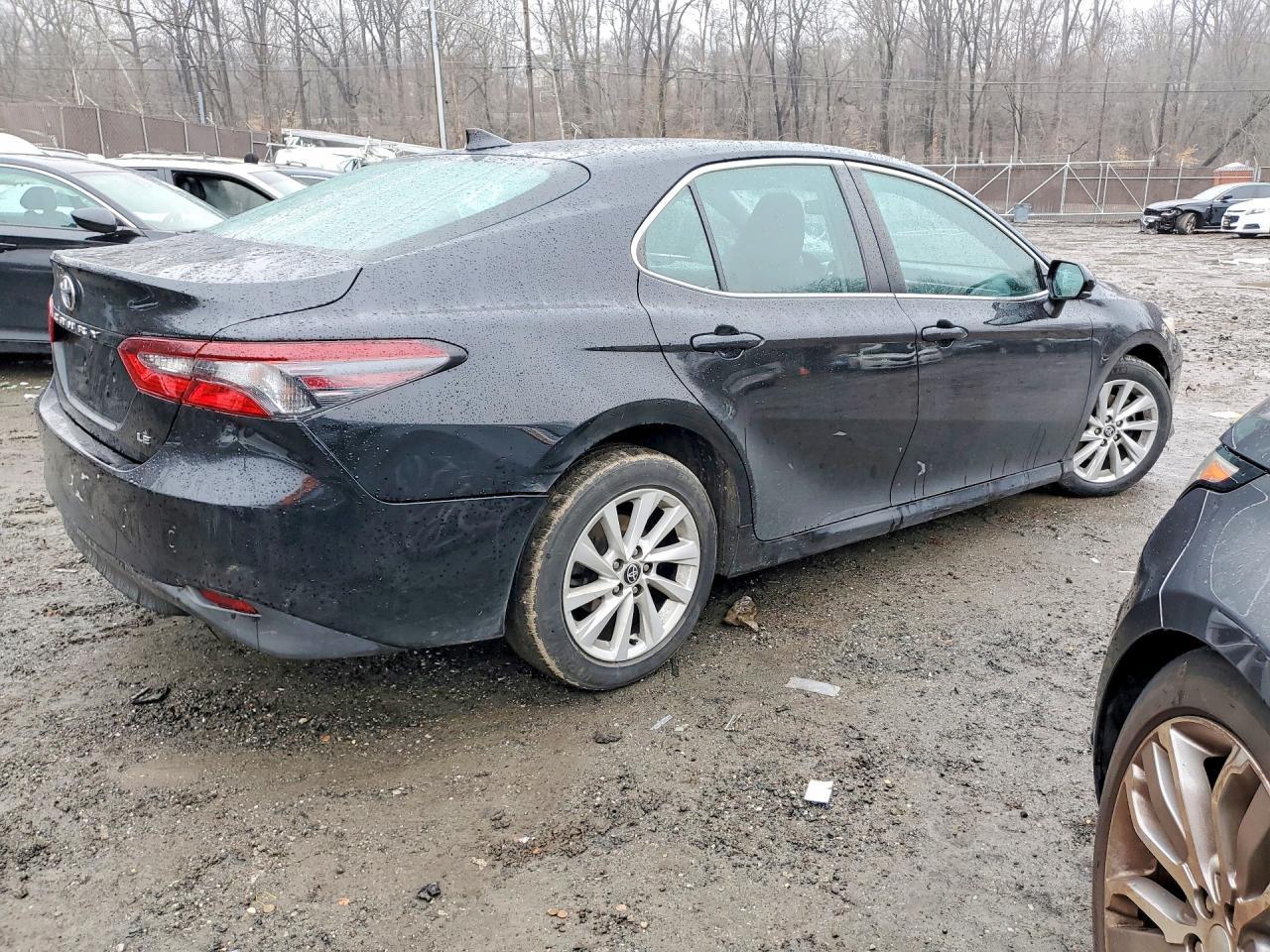 2022 Toyota Camry - Фото 3